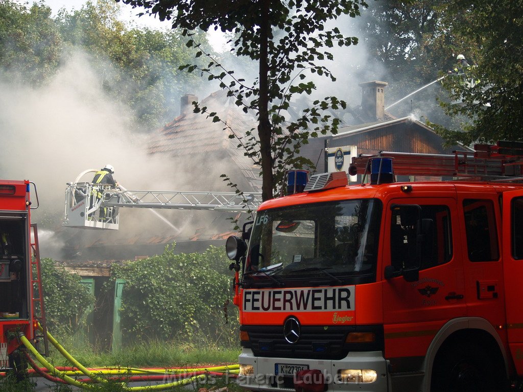 Brand Schuetzenhof Neusser Landstr P5469.JPG